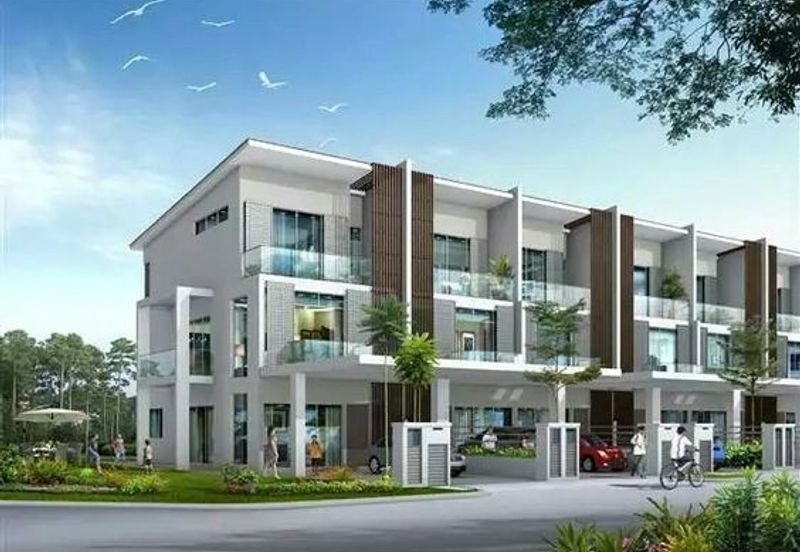 FREEHOLD & CHEAPEST  TOWNHOUSE HOT IN MANTIN FOR SALE !!!