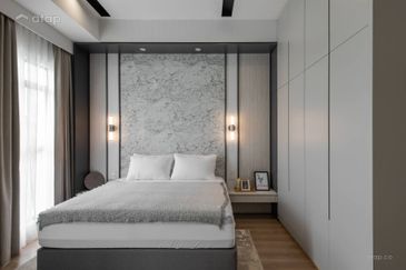 FREEHOLD & CHEAPEST  TOWNHOUSE HOT IN MANTIN FOR SALE !!!