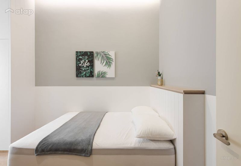 FREEHOLD & CHEAPEST  TOWNHOUSE HOT IN MANTIN FOR SALE !!!