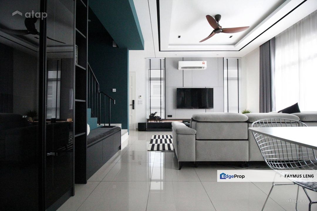 FREEHOLD / INDIVIDUAL TITLE SUPERLINK 2 STOREY LANDED HOUSE HOT IN NILAI !!!, Negeri Sembilan, Nilai