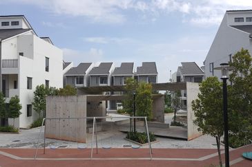 Crescent Park Townvilla