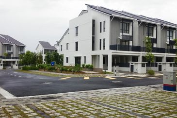 Crescent Park Townvilla