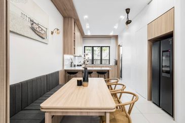 FREEHOLD / INDIVIDUAL TITLE 2 STOREY LANDED HOT IN MANTIN FOR SALE !!!