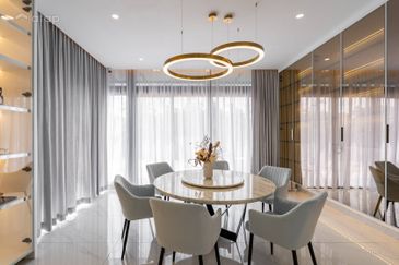 INDIVIDUAL TITLE SINGLE STOREY HOT IN MANTIN FOR SALE !!!