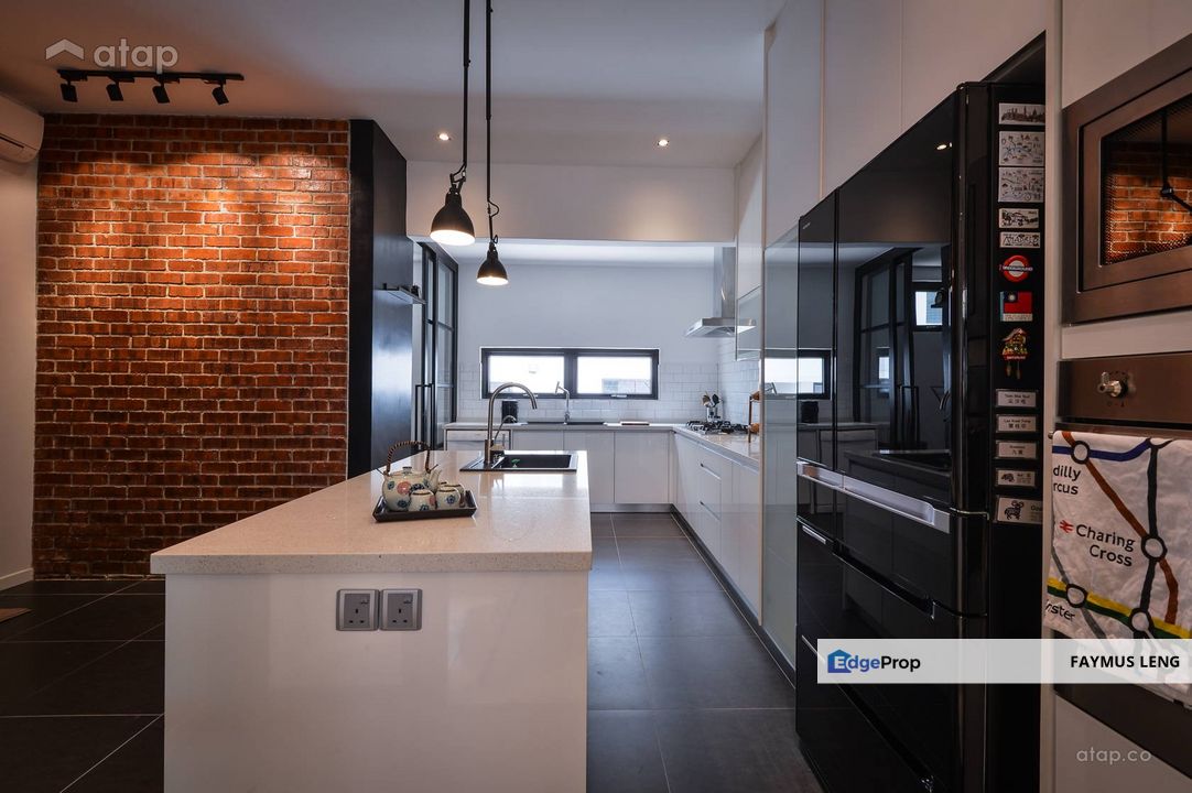 FREEHOLD & INDIVIDUAL TITLE 2 STOREY HOT IN SEMENYIH FOR SALE !!!, Selangor, Semenyih