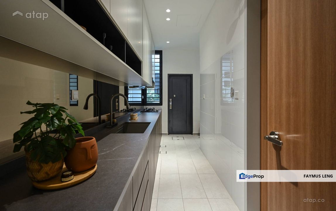 FREEHOLD & INDIVIDUAL TITLE 2 STOREY HOT IN SEMENYIH FOR SALE !!!, Selangor, Semenyih