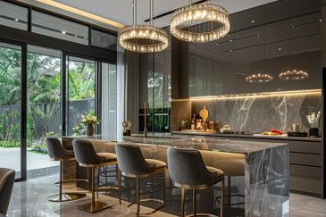 INDIVIDUAL TITLE 1 STOREY LANDED 4 ROOMS MATURED DEVELOPMENTS HOT IN MANTIN FOR SALE !!!