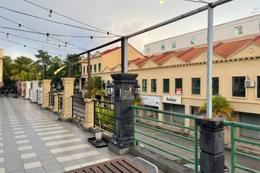 2 Storeys Shop Dynaton Bukit Angin Termeloh