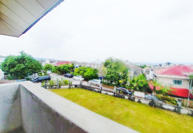 Jalan Suasana, Bandar Tun Hussein Onn