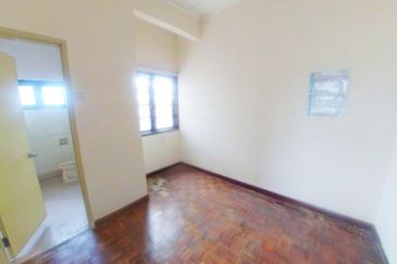 Jalan Suasana, Bandar Tun Hussein Onn