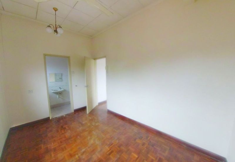 Jalan Suasana, Bandar Tun Hussein Onn