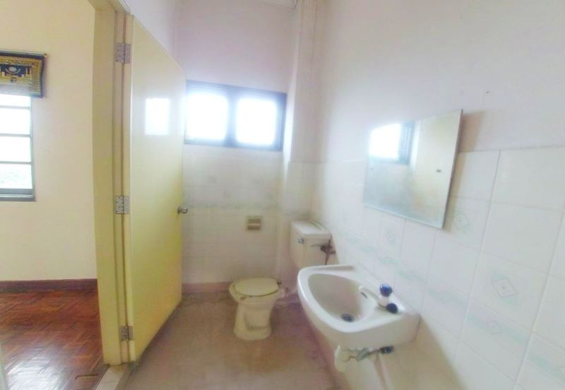 Jalan Suasana, Bandar Tun Hussein Onn