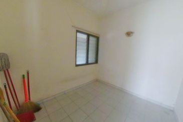 Jalan Suasana, Bandar Tun Hussein Onn