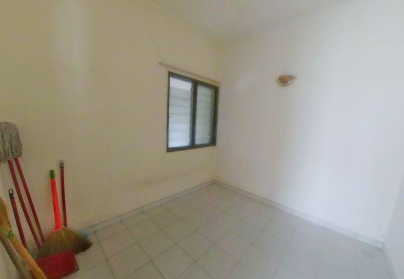 Jalan Suasana, Bandar Tun Hussein Onn