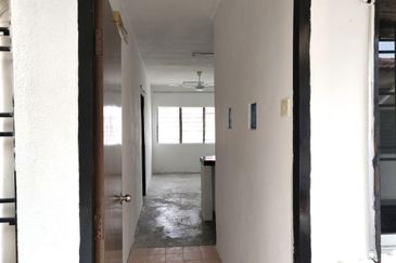 Rumah Pangsa Impian, Bandar Saujana Putra