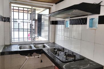 Rumah Pangsa Impian, Bandar Saujana Putra