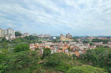 Aura Residence @ Precint 8