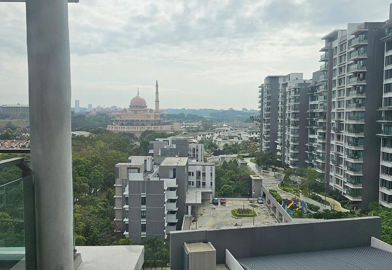 Aura Residence @ Precint 8