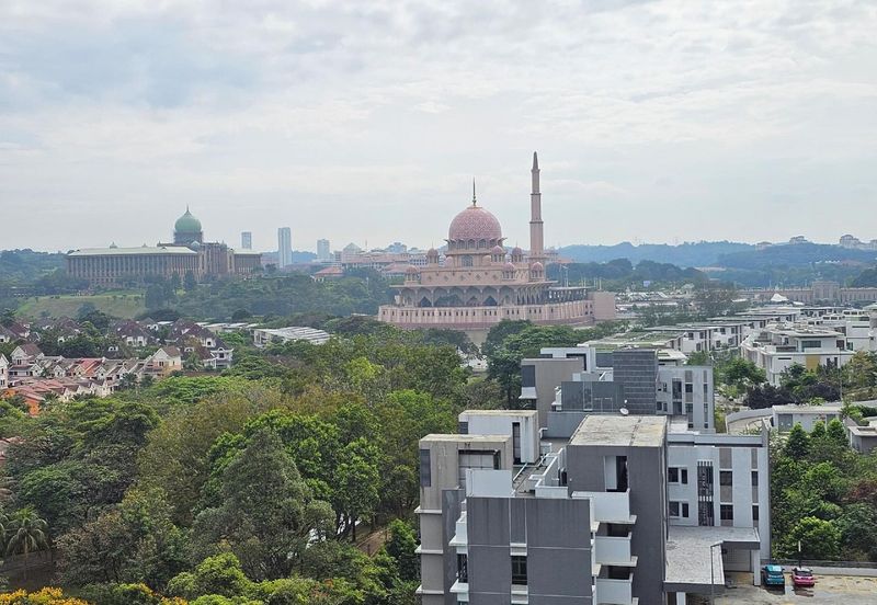 Aura Residence @ Precint 8