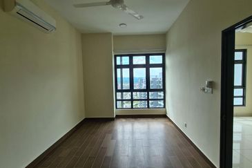 Aura Residence @ Precint 8