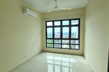 Aura Residence @ Precint 8