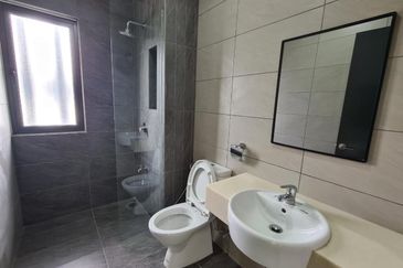 Aura Residence @ Precint 8