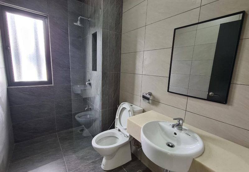 Aura Residence @ Precint 8