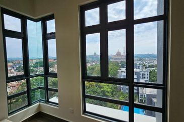 Aura Residence @ Precint 8