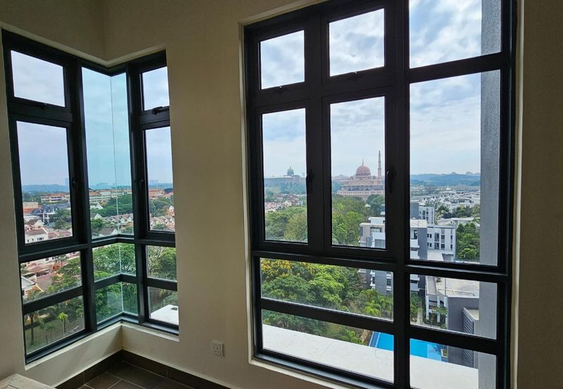 Aura Residence @ Precint 8