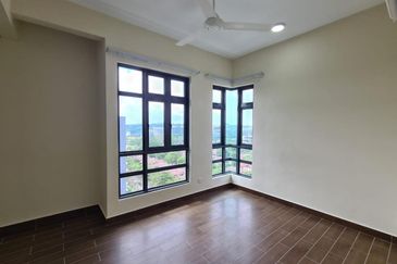 Aura Residence @ Precint 8