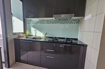 Aura Residence @ Precint 8