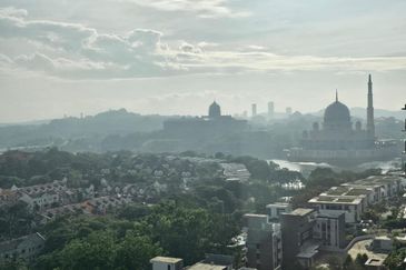 Aura Residence @ Precint 8