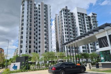 Aura Residence @ Precint 8