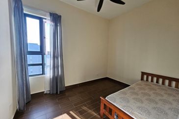 Aura Residence @ Precint 8