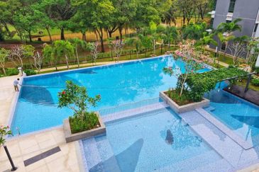 Aura Residence @ Precint 8