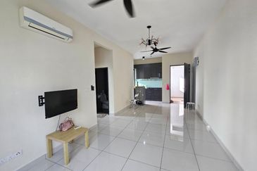 Aura Residence @ Precint 8