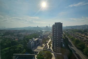 Aura Residence @ Precint 8