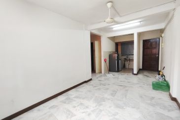 Flat PKNS, Seksyen 7