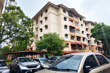 Flat PKNS, Seksyen 7