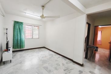 Flat PKNS, Seksyen 7