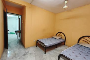 Flat PKNS, Seksyen 7