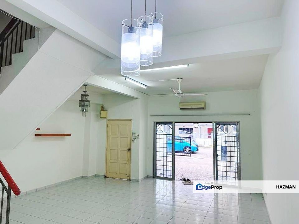 Walking Distance to MRT Bukit Dukung & Surau Al-Falah, 2.5 Storey House, Taman Kurnia Indah, Kajang, Selangor, Kajang