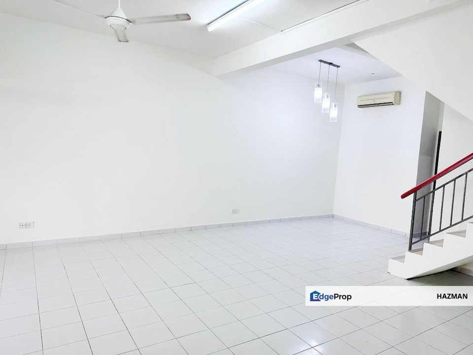 Walking Distance to MRT Bukit Dukung & Surau Al-Falah, 2.5 Storey House, Taman Kurnia Indah, Kajang, Selangor, Kajang