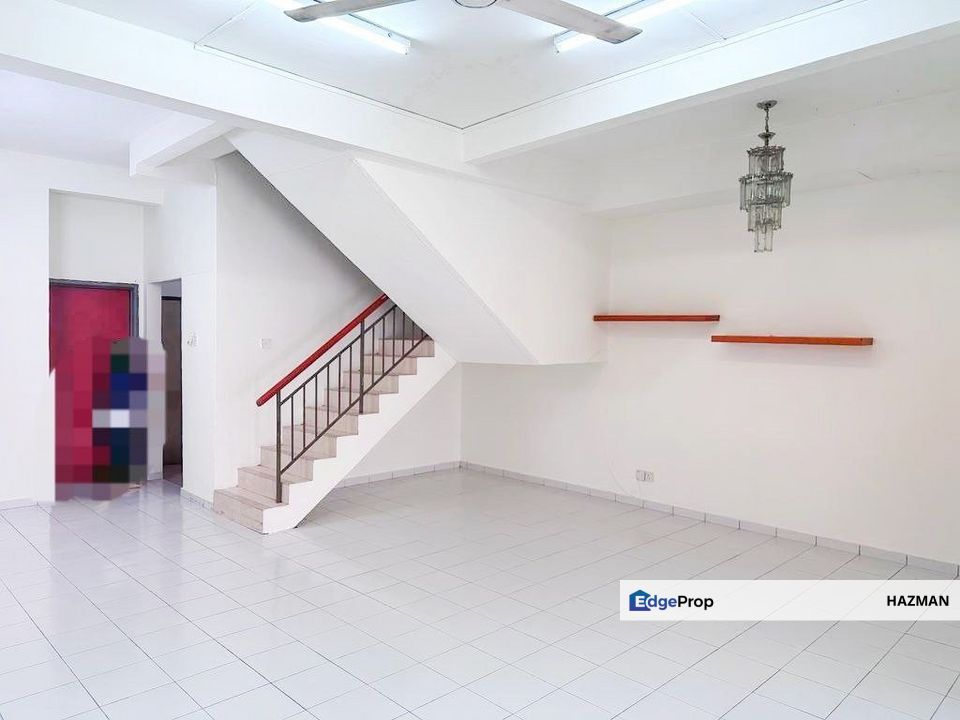 Walking Distance to MRT Bukit Dukung & Surau Al-Falah, 2.5 Storey House, Taman Kurnia Indah, Kajang, Selangor, Kajang
