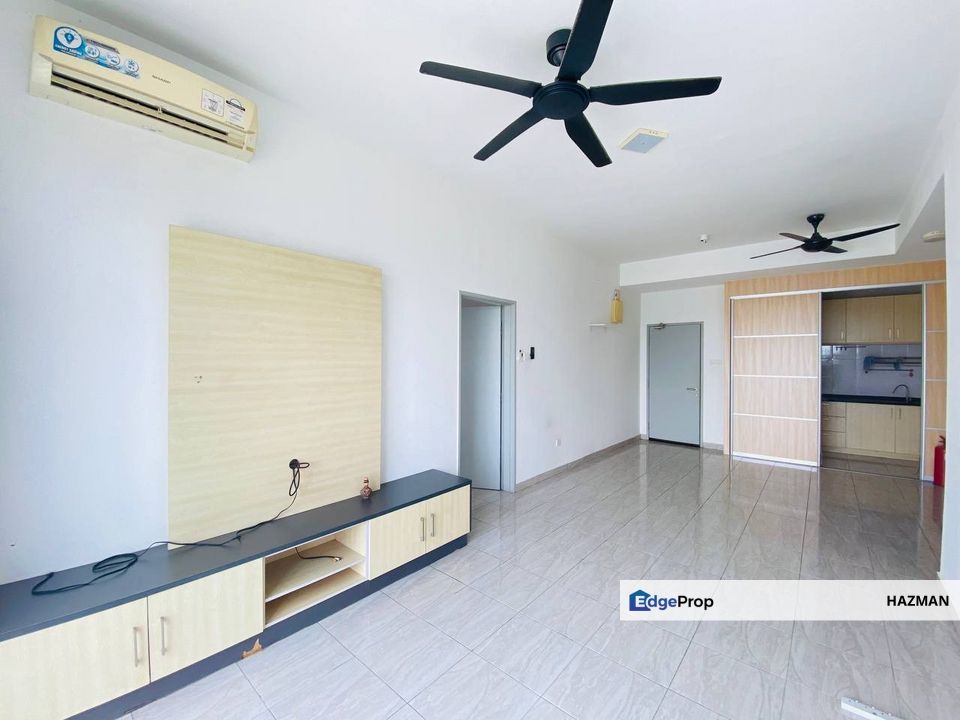 Corner Unit, Partly Furnished, Pangsapuri Putra, Taman Putra Impian, Bandar Seri Putra, Kajang, Selangor, Kajang