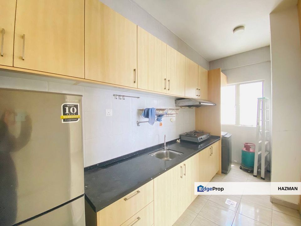 Corner Unit, Partly Furnished, Pangsapuri Putra, Taman Putra Impian, Bandar Seri Putra, Kajang, Selangor, Kajang