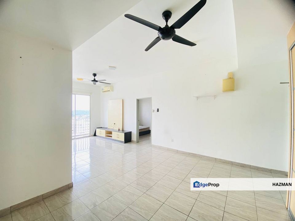 Corner Unit, Partly Furnished, Pangsapuri Putra, Taman Putra Impian, Bandar Seri Putra, Kajang, Selangor, Kajang