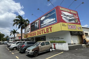 Pusat Perdagangan Seri Kembangan