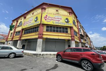 Pusat Perdagangan Seri Kembangan