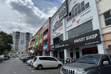 Pusat Perdagangan Seri Kembangan